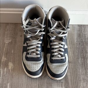 Nike Men's Dark Blue and Light Gray Sneakers